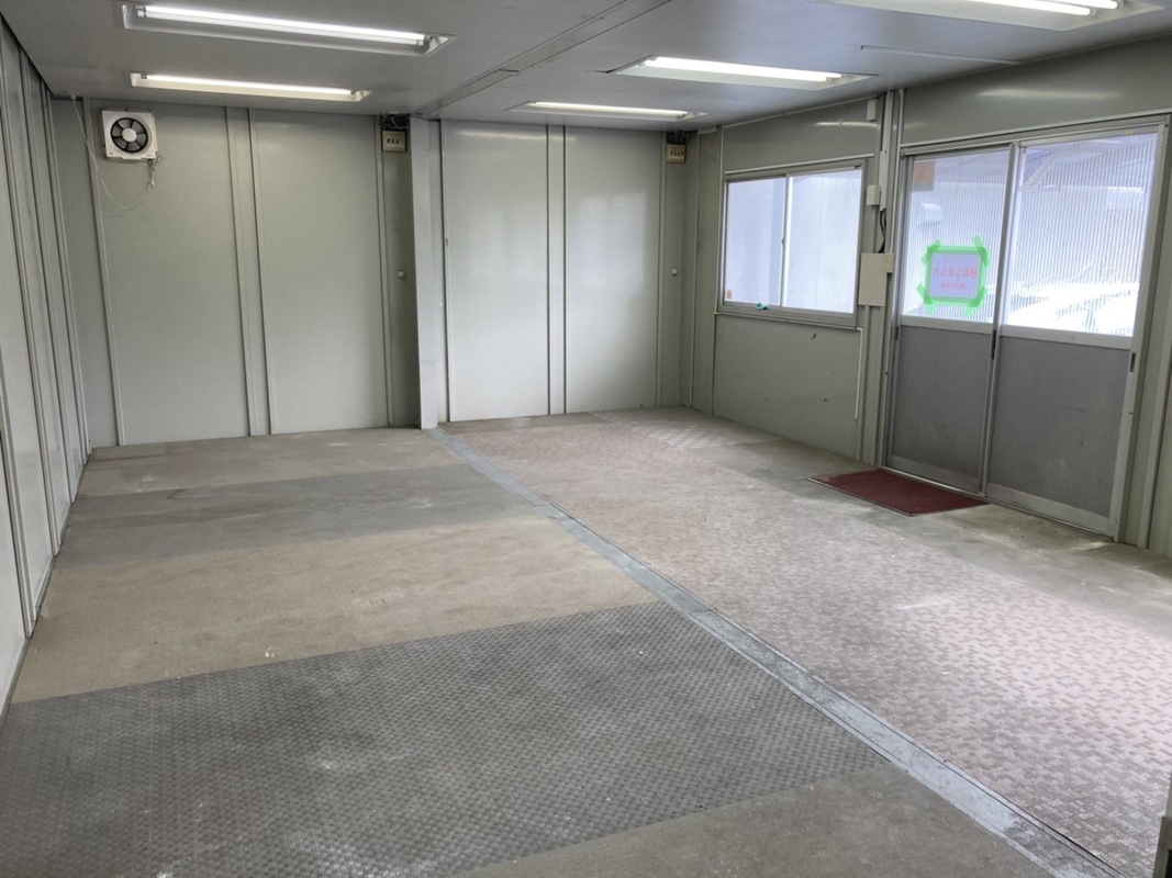 倉庫　約33.37㎡