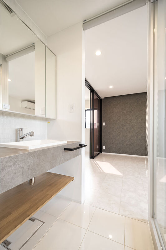 洋室から洗面・浴室へそのまま移動できる動線です