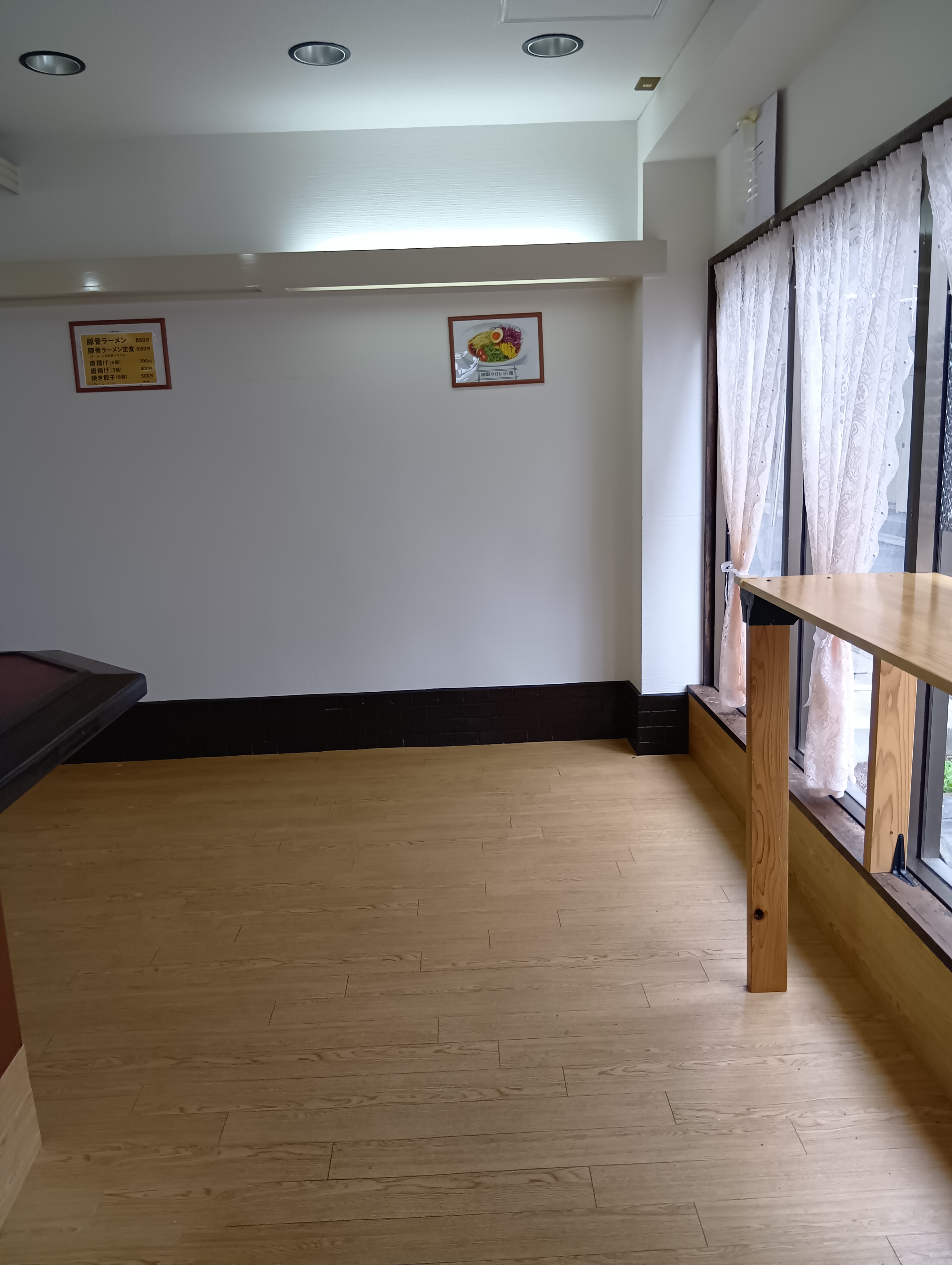 テナントスペース（エントランス側から撮影）