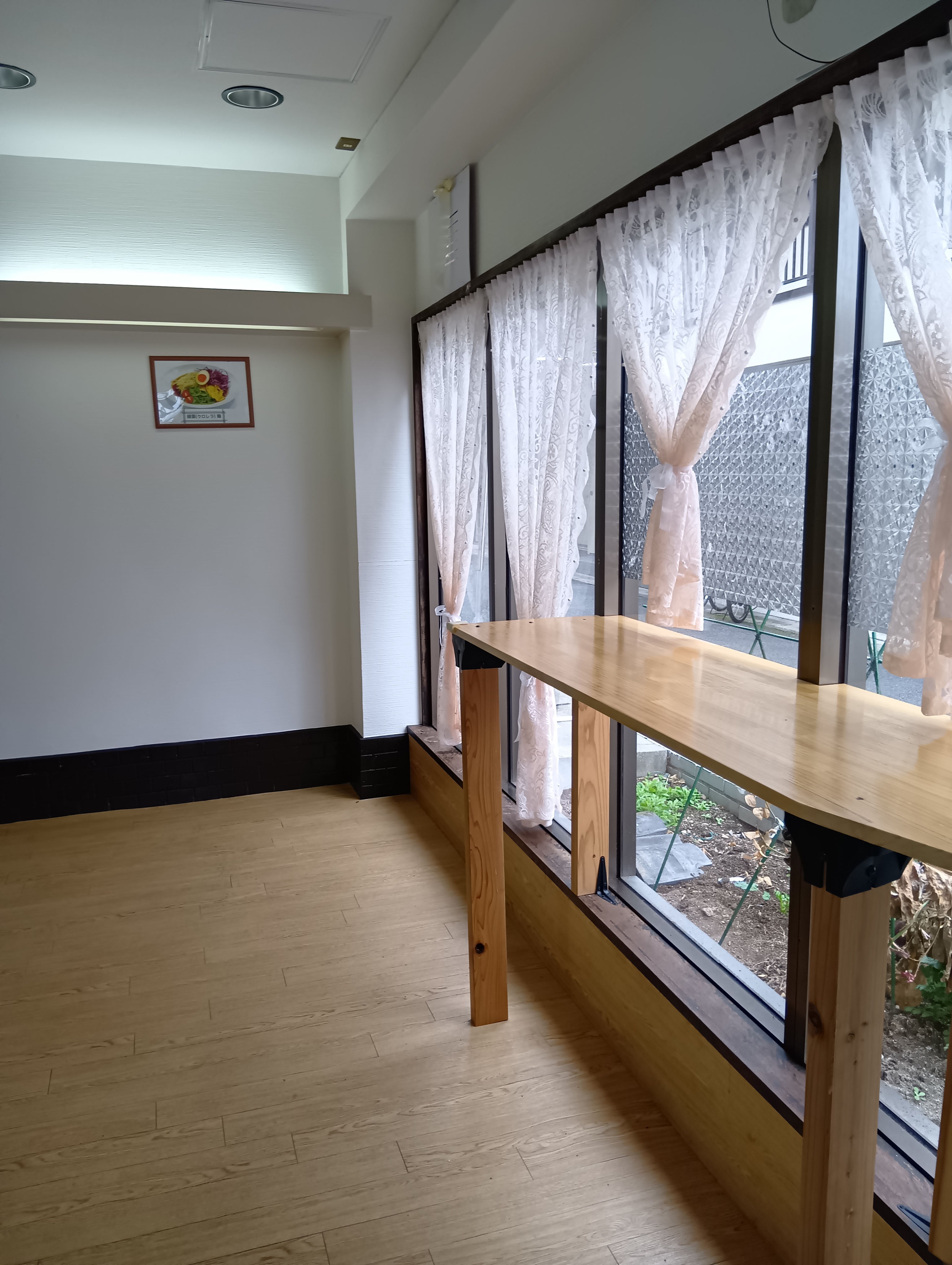 テナントスペース（エントランス側から撮影）