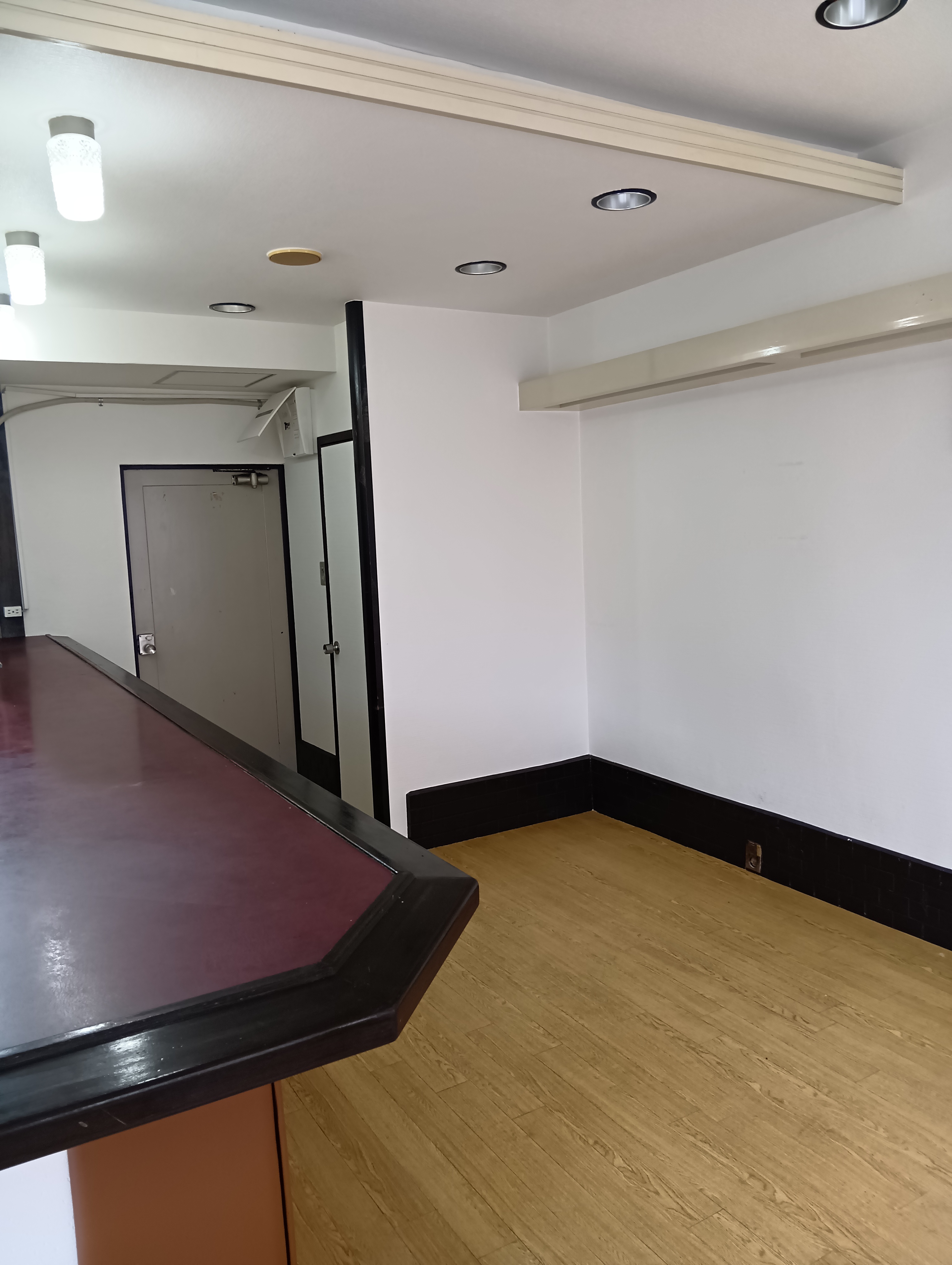 テナントスペース（東側から撮影）