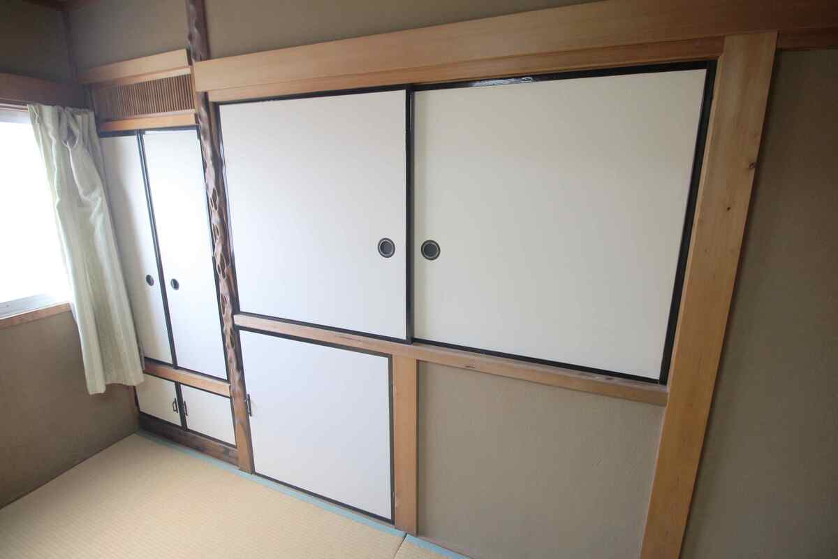 2階東側和室6帖収納