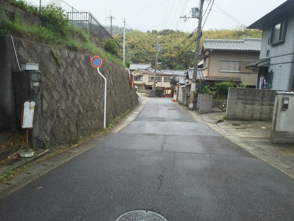 東側道路