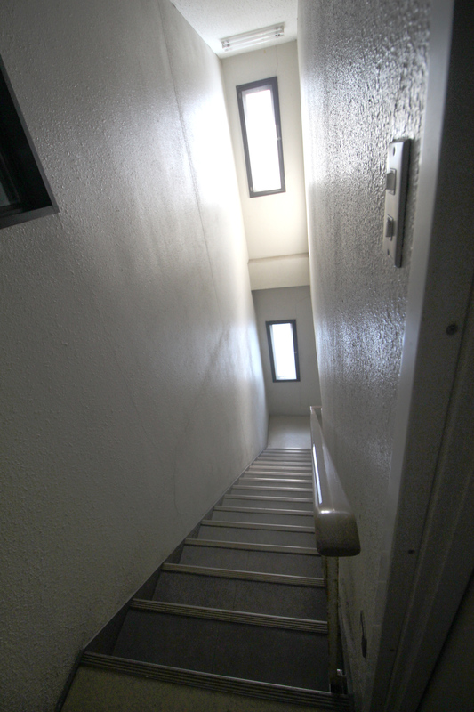 テナント側階段